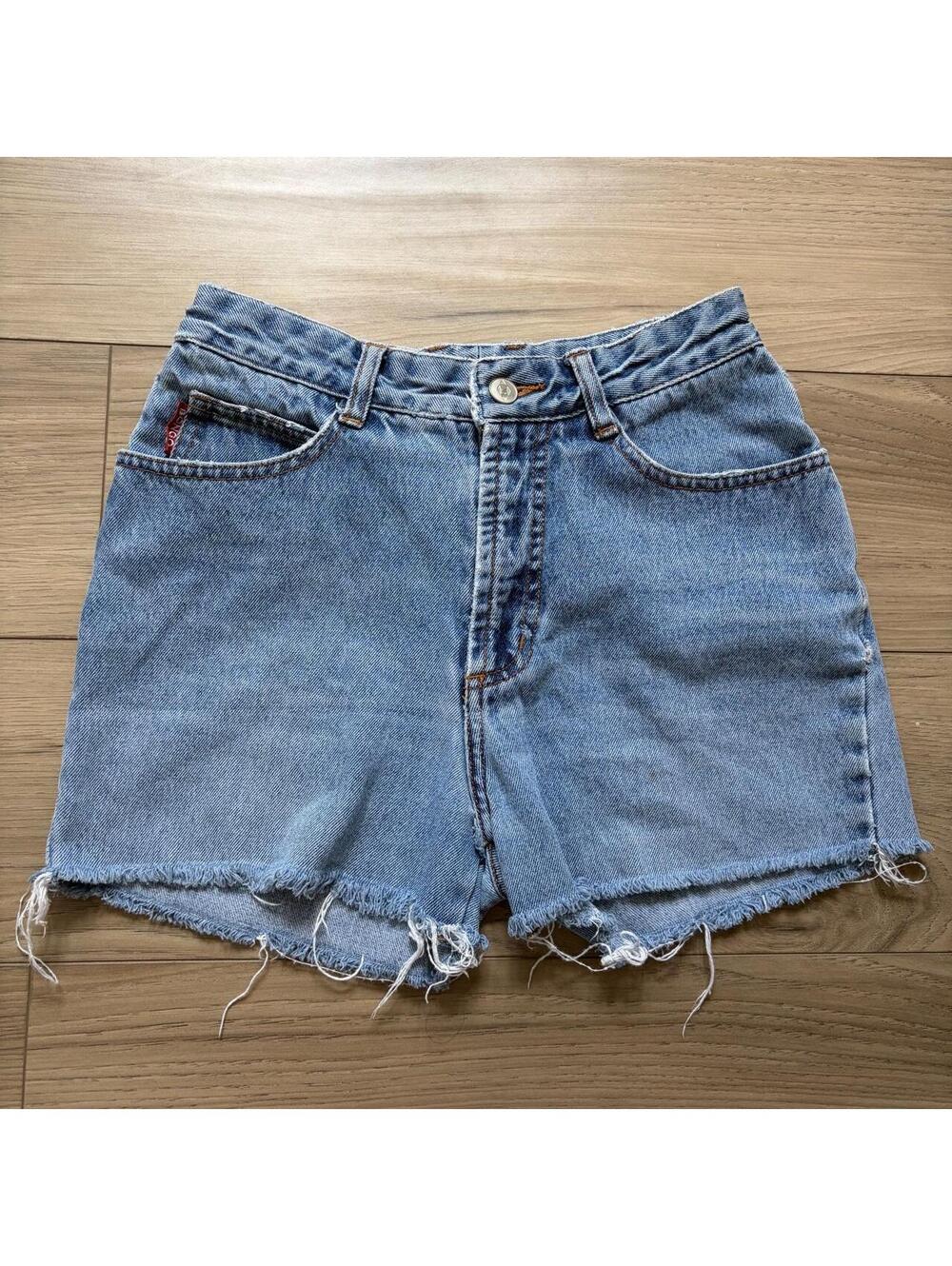 90s RETRO MOM SHORTS